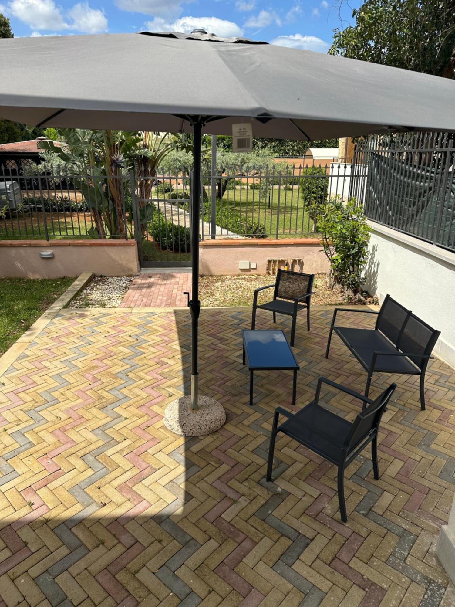 Sara Mondello Garden Level Apartamento