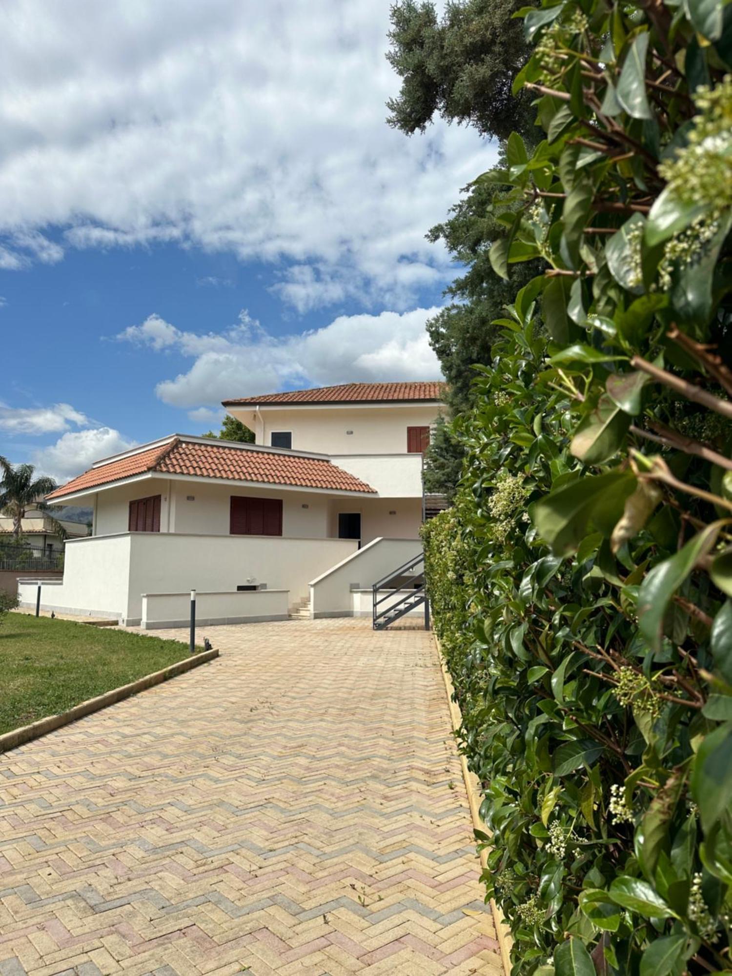 Apartamento Sara Mondello Garden Level Palermo